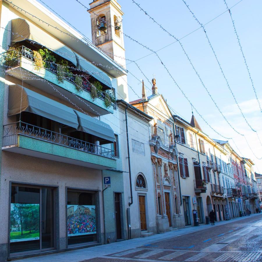 Momi Hotel Borgomanero Bagian luar foto